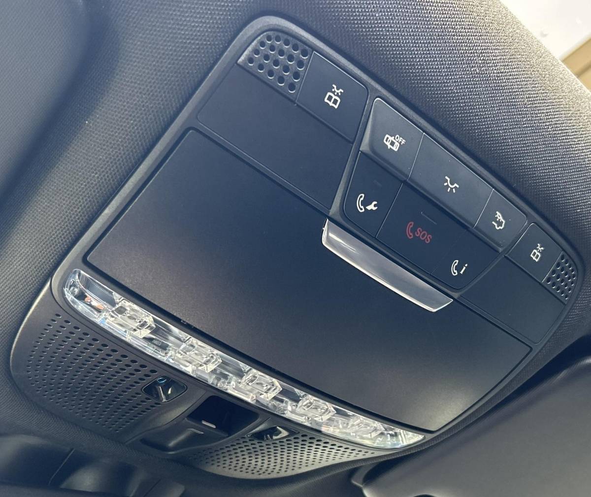 Mercedes-Benz GLC Mercedes-Benz GLC-klasse 250 4MATIC Ambition 211PK | AMG | PANO | LEDER | Achteruitrijcamera | Navigatie | Stoelverwarming | Elektrische Achterklep | 20 Inch |