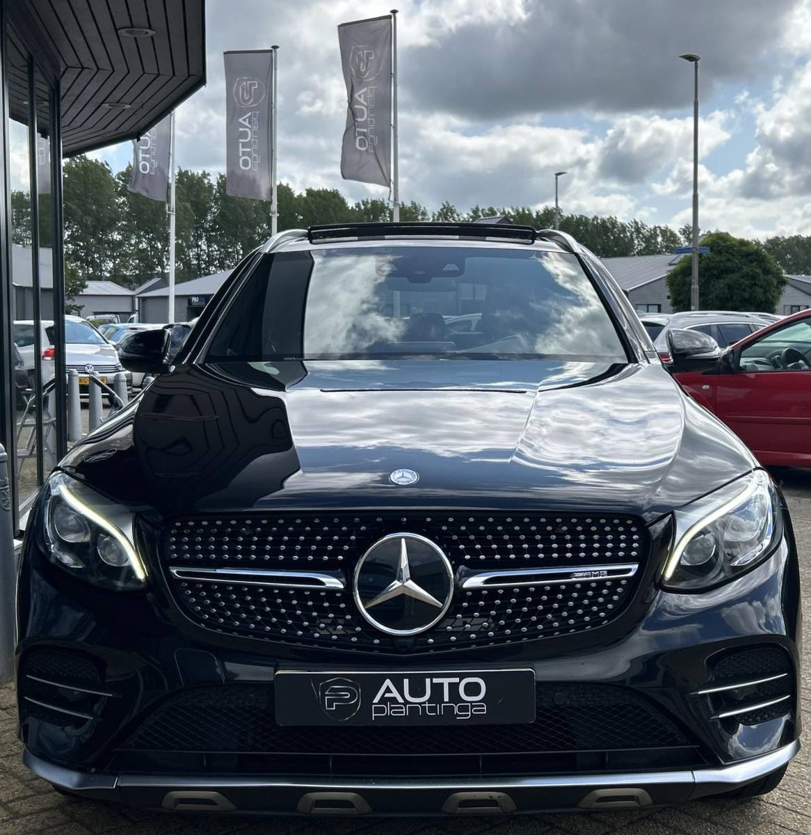 Mercedes-Benz GLC Mercedes-Benz GLC-klasse 250 4MATIC Ambition 211PK | AMG | PANO | LEDER | Achteruitrijcamera | Navigatie | Stoelverwarming | Elektrische Achterklep | 20 Inch |