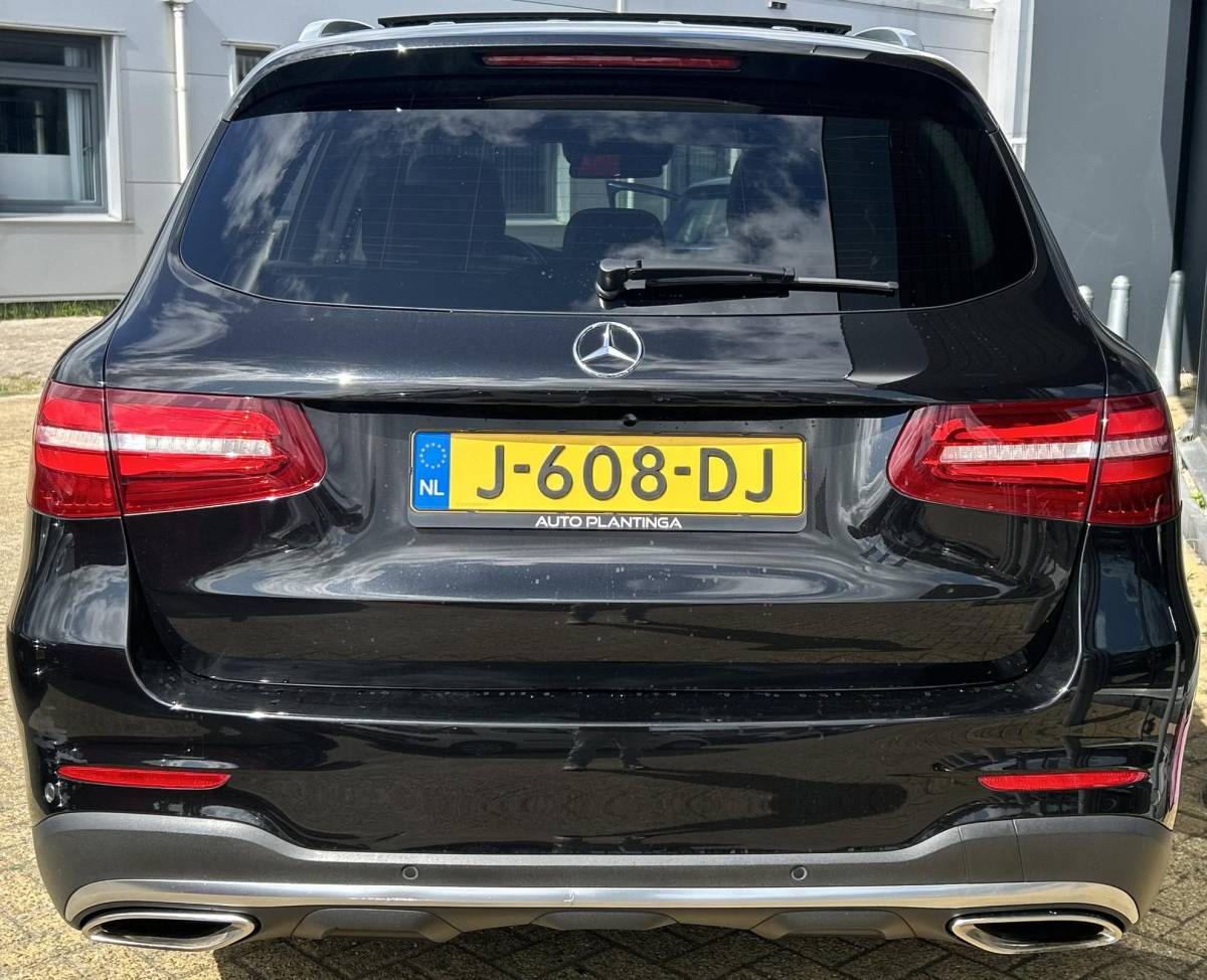 Mercedes-Benz GLC Mercedes-Benz GLC-klasse 250 4MATIC Ambition 211PK | AMG | PANO | LEDER | Achteruitrijcamera | Navigatie | Stoelverwarming | Elektrische Achterklep | 20 Inch |