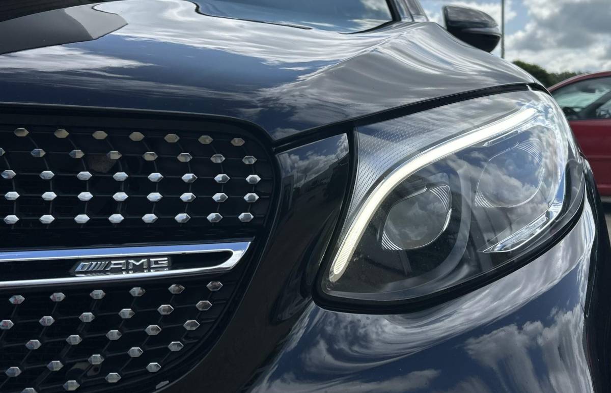 Mercedes-Benz GLC Mercedes-Benz GLC-klasse 250 4MATIC Ambition 211PK | AMG | PANO | LEDER | Achteruitrijcamera | Navigatie | Stoelverwarming | Elektrische Achterklep | 20 Inch |