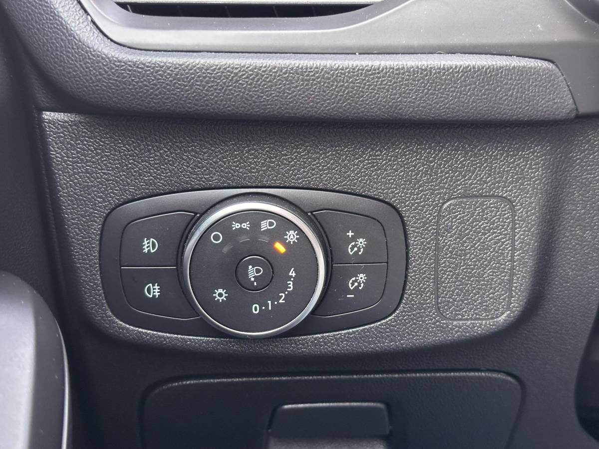 Ford Focus Ford Focus 1.0 EcoBoost Trend Edition Business 125PK | NL AUTO | NAP | Onderhoudshistorie | Parkeersensoren Voor en Achter | Airco | Navigatie | Cruise Control | Lichtmetalen Velgen | 2 Sleutels |