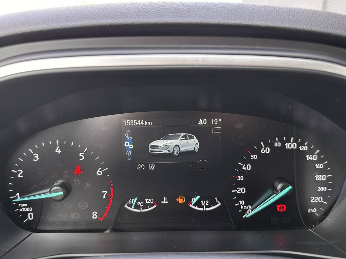 Ford Focus Ford Focus 1.0 EcoBoost Trend Edition Business 125PK | NL AUTO | NAP | Onderhoudshistorie | Parkeersensoren Voor en Achter | Airco | Navigatie | Cruise Control | Lichtmetalen Velgen | 2 Sleutels |