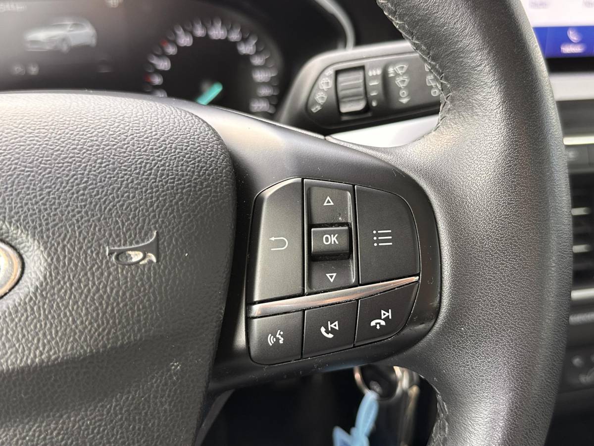 Ford Focus Ford Focus 1.0 EcoBoost Trend Edition Business 125PK | NL AUTO | NAP | Onderhoudshistorie | Parkeersensoren Voor en Achter | Airco | Navigatie | Cruise Control | Lichtmetalen Velgen | 2 Sleutels |