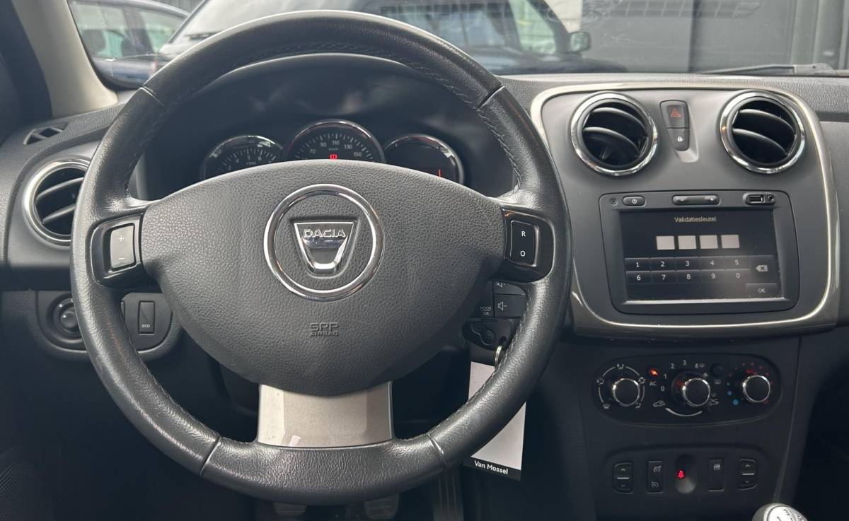 Dacia Sandero Stepway Dacia Sandero 0.9 TCe Stepway Lauréate 90PK | NL AUTO | NAP | Navigatie | Airco | Parkeersensoren | Cruise Control | Armsteun | 2 Sleutels |