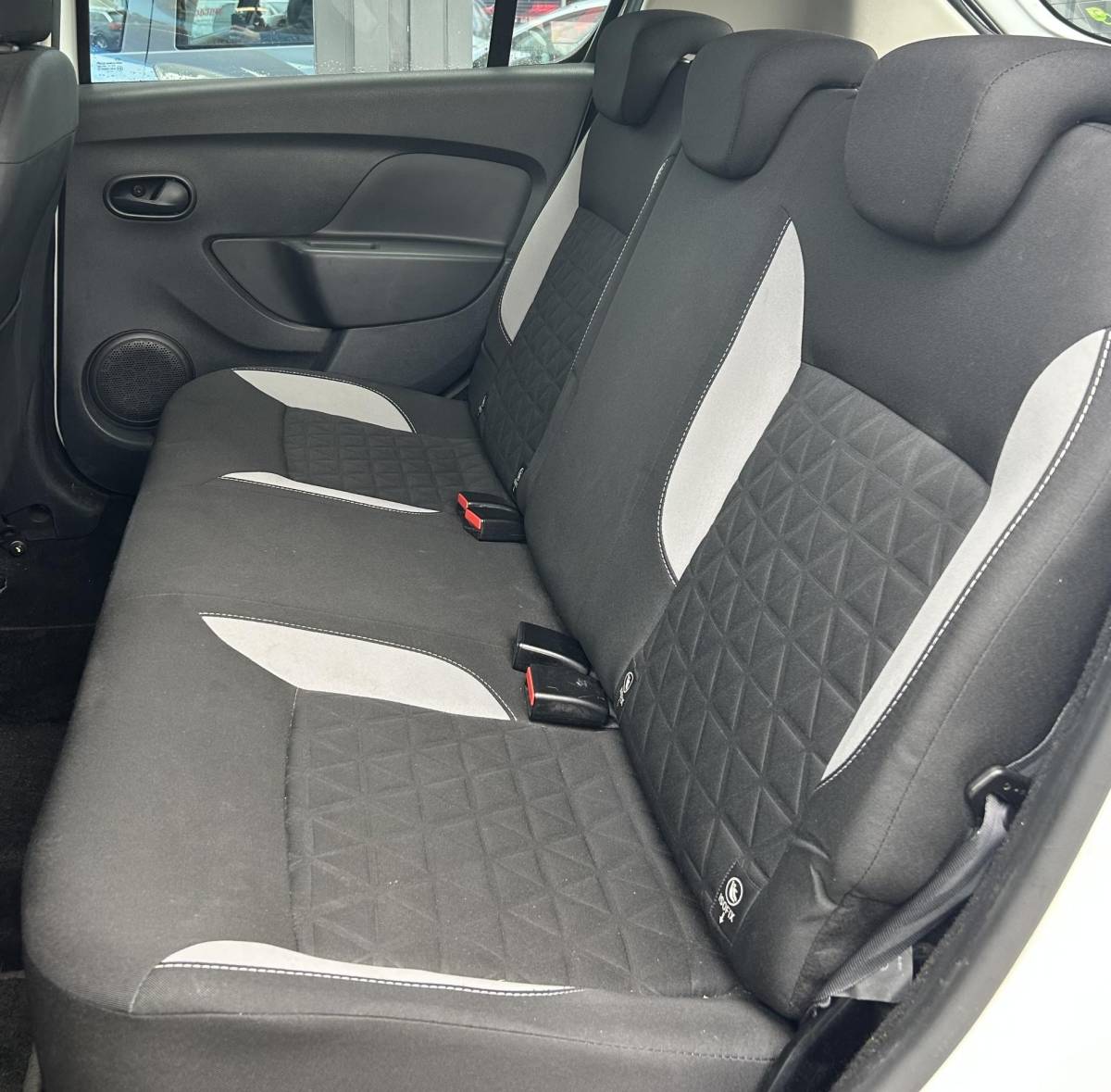 Dacia Sandero Stepway Dacia Sandero 0.9 TCe Stepway Lauréate 90PK | NL AUTO | NAP | Navigatie | Airco | Parkeersensoren | Cruise Control | Armsteun | 2 Sleutels |