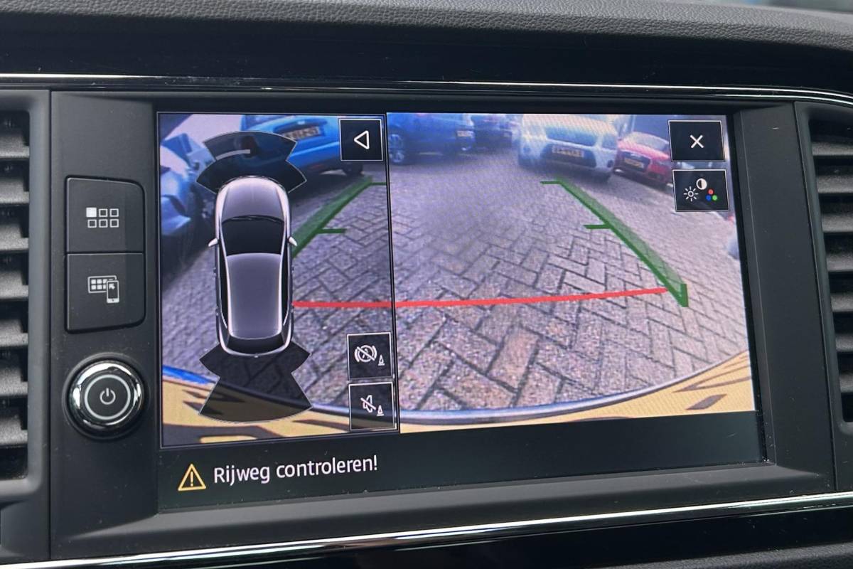 SEAT Leon SEAT Leon 1.5 TSI FR Business Intense 150PK | NL AUTO | 2e Eigenaar | NAP | Virtual Cockpit | Led Koplampen | Achteruitrijcamera | Adaptive Cruise Control | Navigatie | 17 Inch Lichtmetalen Velgen | Carplay | Navigatie | Parkeersensoren Voor en Achter |