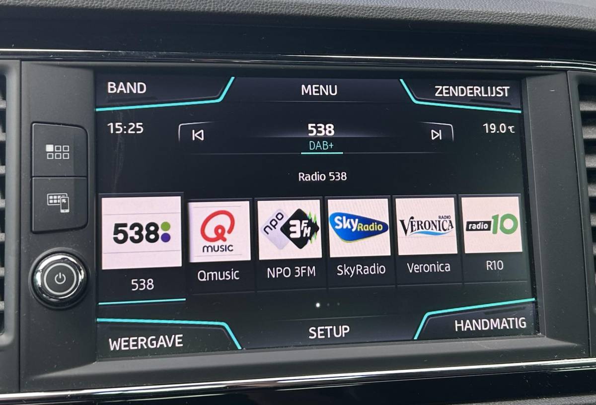 SEAT Leon SEAT Leon 1.5 TSI FR Business Intense 150PK | NL AUTO | 2e Eigenaar | NAP | Virtual Cockpit | Led Koplampen | Achteruitrijcamera | Adaptive Cruise Control | Navigatie | 17 Inch Lichtmetalen Velgen | Carplay | Navigatie | Parkeersensoren Voor en Achter |
