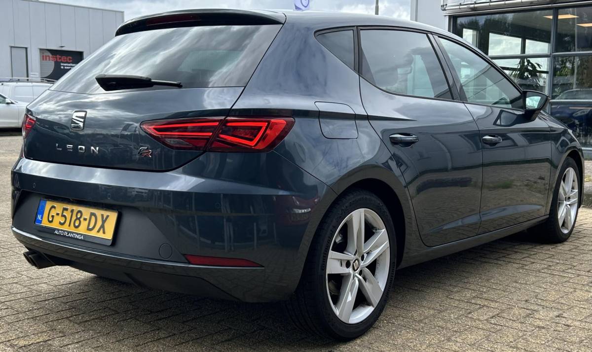SEAT Leon SEAT Leon 1.5 TSI FR Business Intense 150PK | NL AUTO | 2e Eigenaar | NAP | Virtual Cockpit | Led Koplampen | Achteruitrijcamera | Adaptive Cruise Control | Navigatie | 17 Inch Lichtmetalen Velgen | Carplay | Navigatie | Parkeersensoren Voor en Achter |