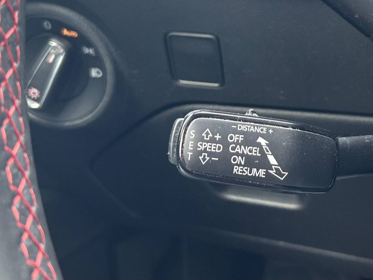 SEAT Leon SEAT Leon 1.5 TSI FR Business Intense 150PK | NL AUTO | 2e Eigenaar | NAP | Virtual Cockpit | Led Koplampen | Achteruitrijcamera | Adaptive Cruise Control | Navigatie | 17 Inch Lichtmetalen Velgen | Carplay | Navigatie | Parkeersensoren Voor en Achter |