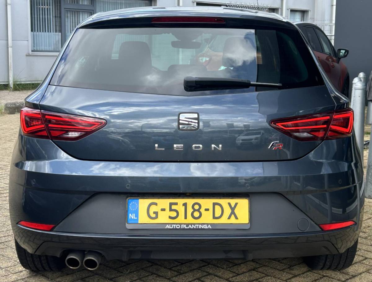 SEAT Leon SEAT Leon 1.5 TSI FR Business Intense 150PK | NL AUTO | 2e Eigenaar | NAP | Virtual Cockpit | Led Koplampen | Achteruitrijcamera | Adaptive Cruise Control | Navigatie | 17 Inch Lichtmetalen Velgen | Carplay | Navigatie | Parkeersensoren Voor en Achter |
