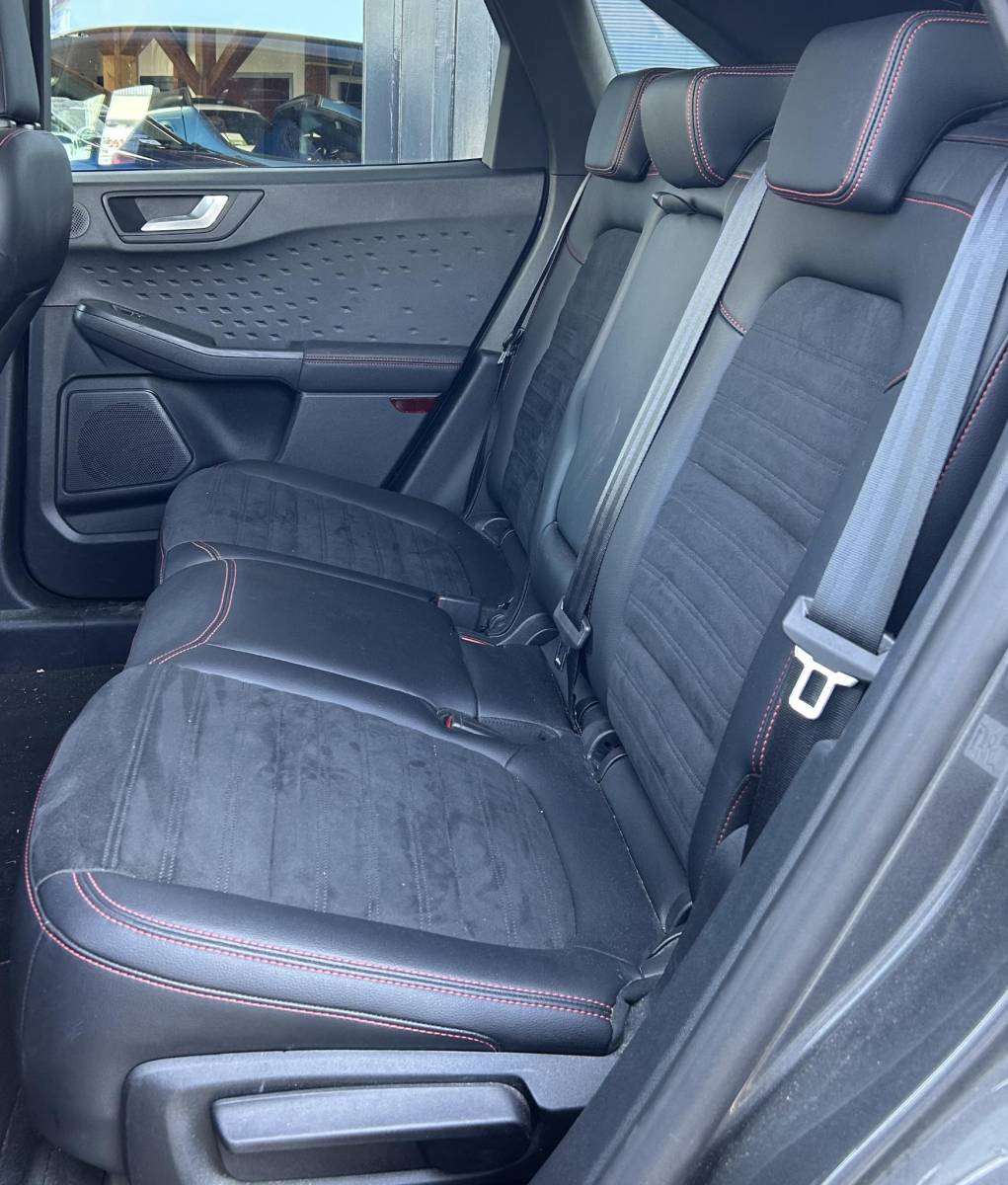 Ford Kuga Ford Kuga 2.5 PHEV ST-Line X 225PK | DEALERONDERHOUDEN! | NL AUTO | 2e Eigenaar | NAP | BLIS | Grote Achteruitrijcamera | Head-Up | Adaptive Cruise Control | Winterpack | Elektrische Stoel | Digital Cockpit | 19 Inch | B&O Audio | Draadloze Oplader | Elektrische Achterklep | Stoelverwarming | Stuurverwarming | Voorruitverwarming | 2 sleutels | APK tot 16-07-2028 |