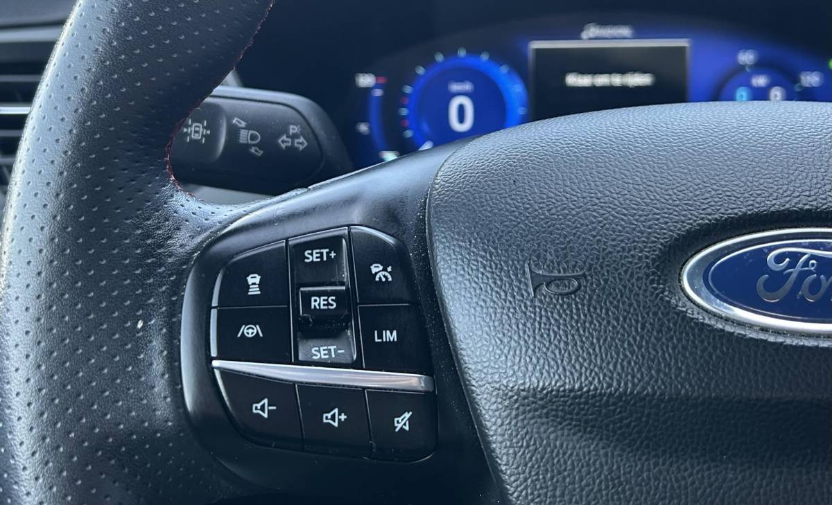 Ford Kuga Ford Kuga 2.5 PHEV ST-Line X 225PK | DEALERONDERHOUDEN! | NL AUTO | 2e Eigenaar | NAP | BLIS | Grote Achteruitrijcamera | Head-Up | Adaptive Cruise Control | Winterpack | Elektrische Stoel | Digital Cockpit | 19 Inch | B&O Audio | Draadloze Oplader | Elektrische Achterklep | Stoelverwarming | Stuurverwarming | Voorruitverwarming | 2 sleutels | APK tot 16-07-2028 |