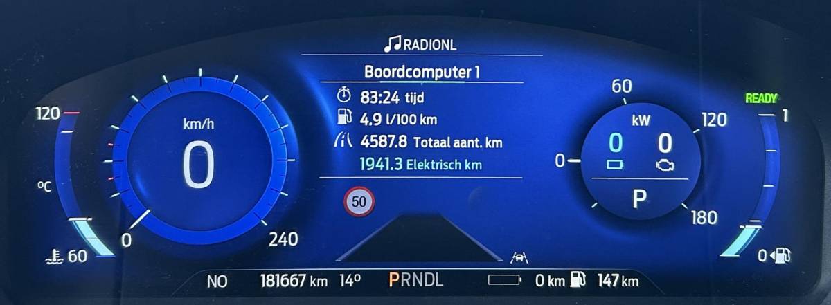 Ford Kuga Ford Kuga 2.5 PHEV ST-Line X 225PK | DEALERONDERHOUDEN! | NL AUTO | 2e Eigenaar | NAP | BLIS | Grote Achteruitrijcamera | Head-Up | Adaptive Cruise Control | Winterpack | Elektrische Stoel | Digital Cockpit | 19 Inch | B&O Audio | Draadloze Oplader | Elektrische Achterklep | Stoelverwarming | Stuurverwarming | Voorruitverwarming | 2 sleutels | APK tot 16-07-2028 |
