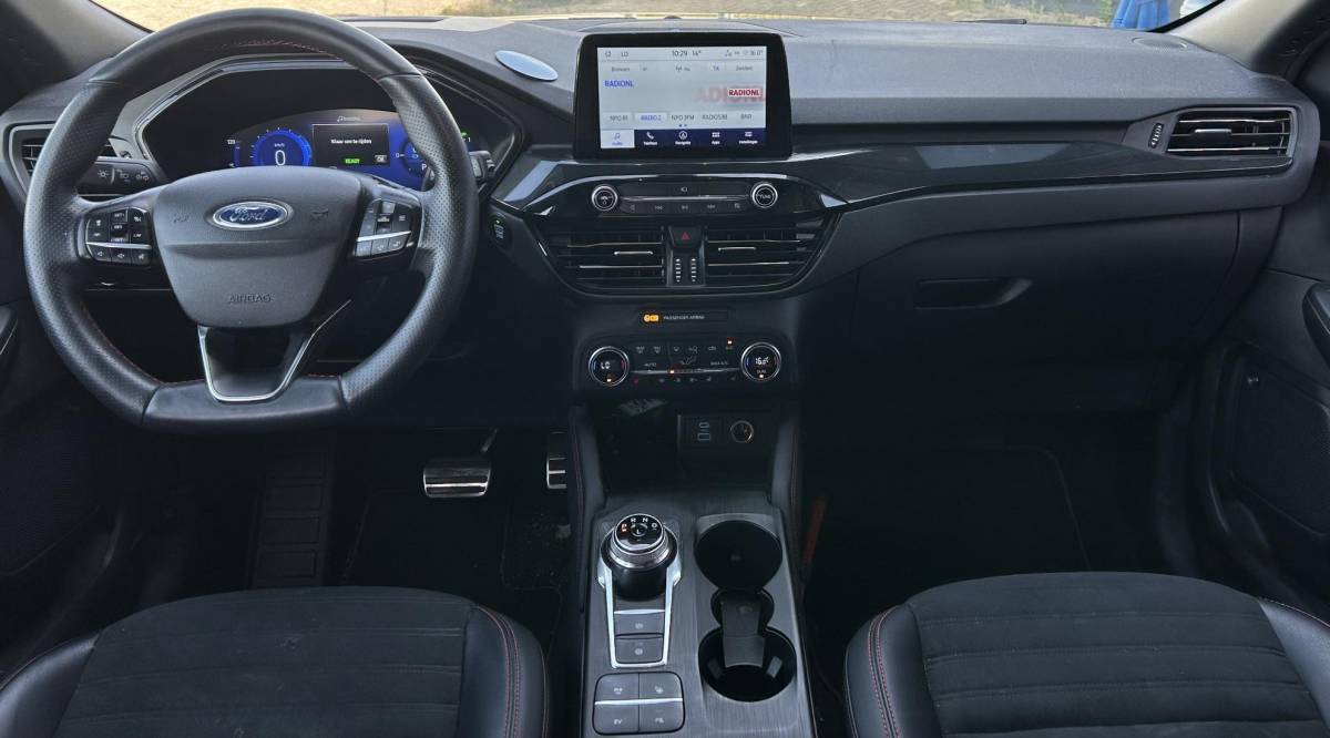 Ford Kuga Ford Kuga 2.5 PHEV ST-Line X 225PK | DEALERONDERHOUDEN! | NL AUTO | 2e Eigenaar | NAP | BLIS | Grote Achteruitrijcamera | Head-Up | Adaptive Cruise Control | Winterpack | Elektrische Stoel | Digital Cockpit | 19 Inch | B&O Audio | Draadloze Oplader | Elektrische Achterklep | Stoelverwarming | Stuurverwarming | Voorruitverwarming | 2 sleutels | APK tot 16-07-2028 |