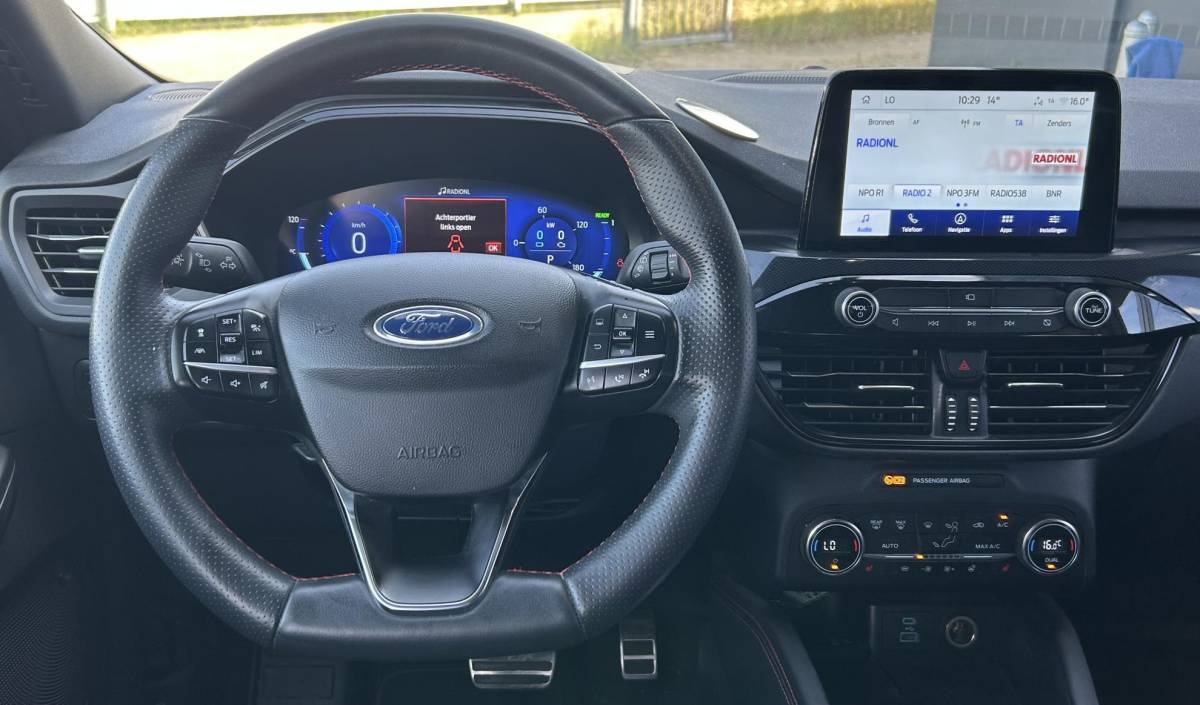 Ford Kuga Ford Kuga 2.5 PHEV ST-Line X 225PK | DEALERONDERHOUDEN! | NL AUTO | 2e Eigenaar | NAP | BLIS | Grote Achteruitrijcamera | Head-Up | Adaptive Cruise Control | Winterpack | Elektrische Stoel | Digital Cockpit | 19 Inch | B&O Audio | Draadloze Oplader | Elektrische Achterklep | Stoelverwarming | Stuurverwarming | Voorruitverwarming | 2 sleutels | APK tot 16-07-2028 |