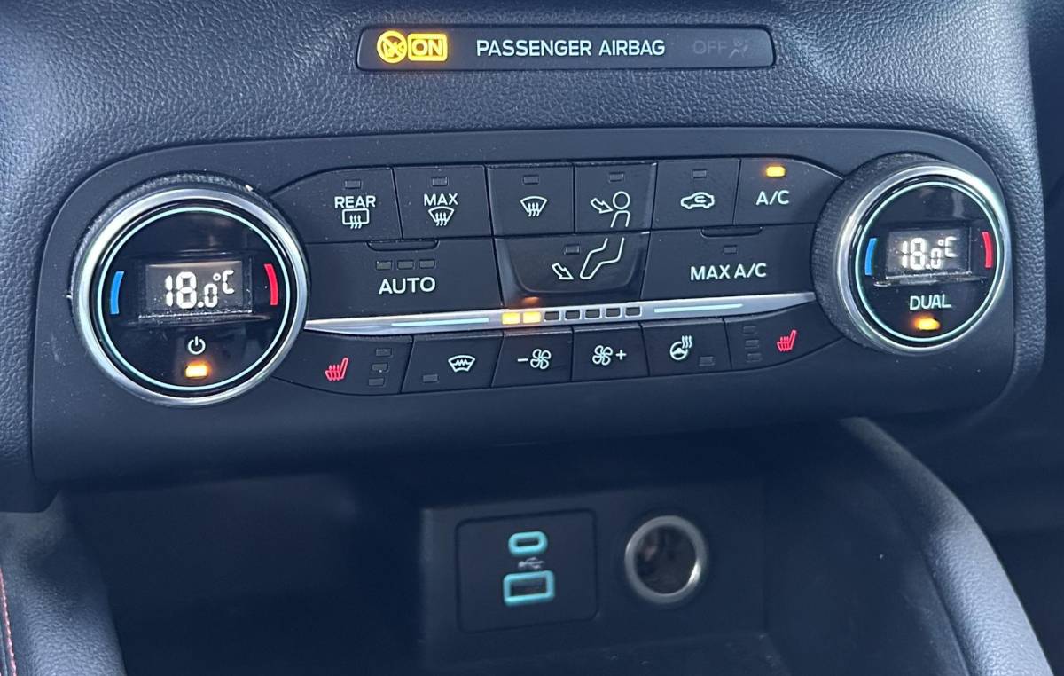 Ford Kuga Ford Kuga 2.5 PHEV ST-Line X 225PK | DEALERONDERHOUDEN! | NL AUTO | 2e Eigenaar | NAP | BLIS | Grote Achteruitrijcamera | Head-Up | Adaptive Cruise Control | Winterpack | Elektrische Stoel | Digital Cockpit | 19 Inch | B&O Audio | Draadloze Oplader | Elektrische Achterklep | Stoelverwarming | Stuurverwarming | Voorruitverwarming | 2 sleutels | APK tot 16-07-2028 |