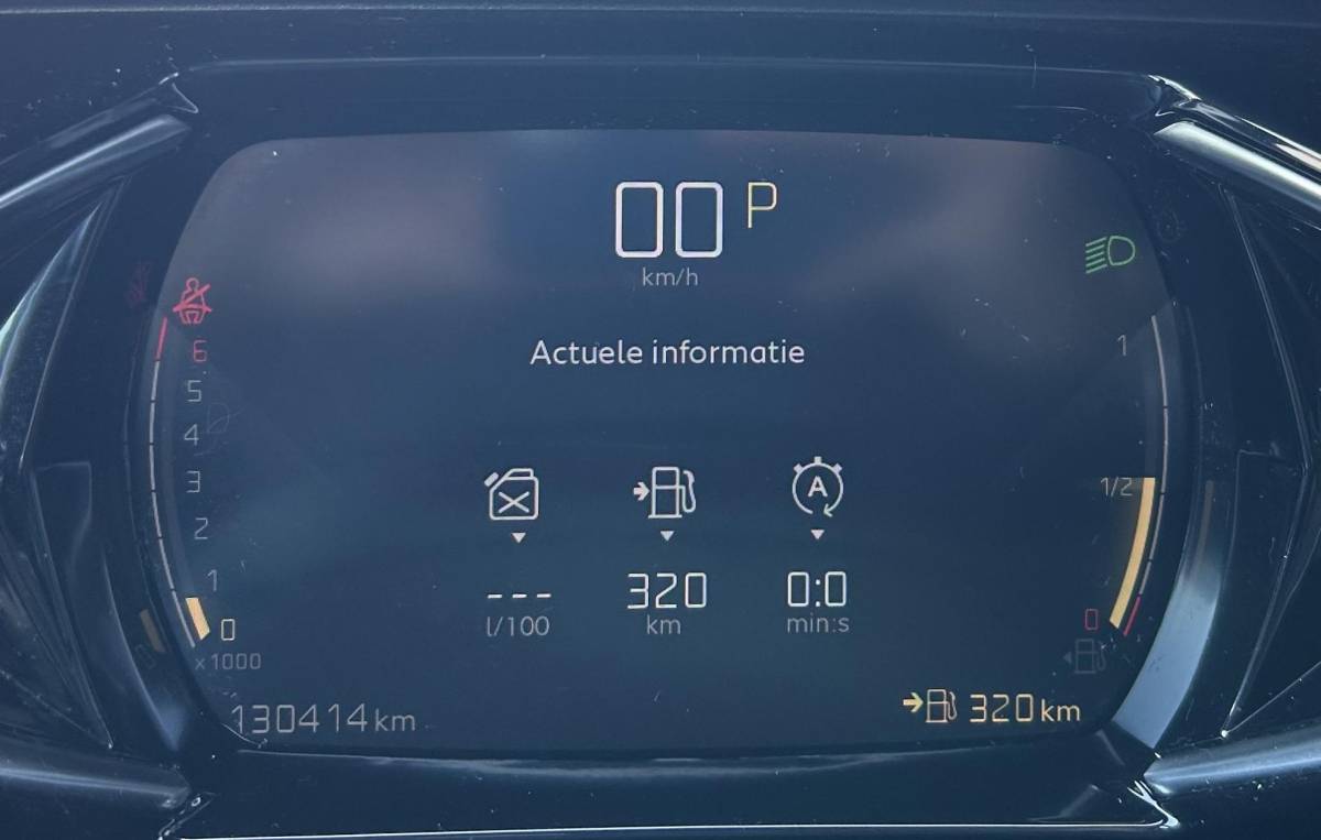 DS DS 3 DS 3 Crossback 1.2 PureTech Grand Chic 156PK | BOMVOL | AUTOMAAT | 1e Eigenaar | NL AUTO | Trekhaak | DAB+ | 18 Inch | Lederen Bekleding | Navigatie | Climate Control | Apdative Cruise Control | Head Up Display | Focal |