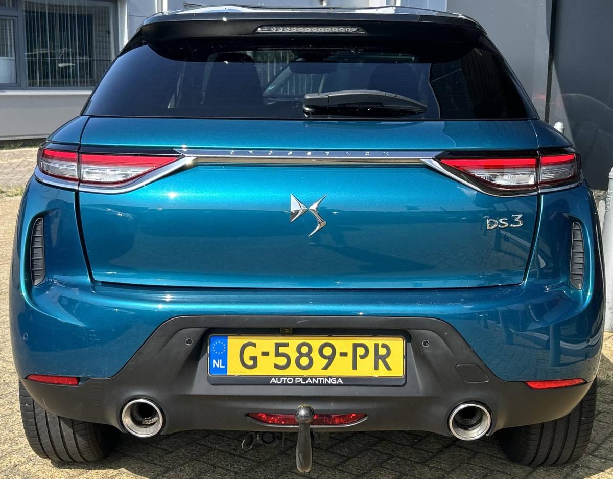 DS DS 3 DS 3 Crossback 1.2 PureTech Grand Chic 156PK | BOMVOL | AUTOMAAT | 1e Eigenaar | NL AUTO | Trekhaak | DAB+ | 18 Inch | Lederen Bekleding | Navigatie | Climate Control | Apdative Cruise Control | Head Up Display | Focal |
