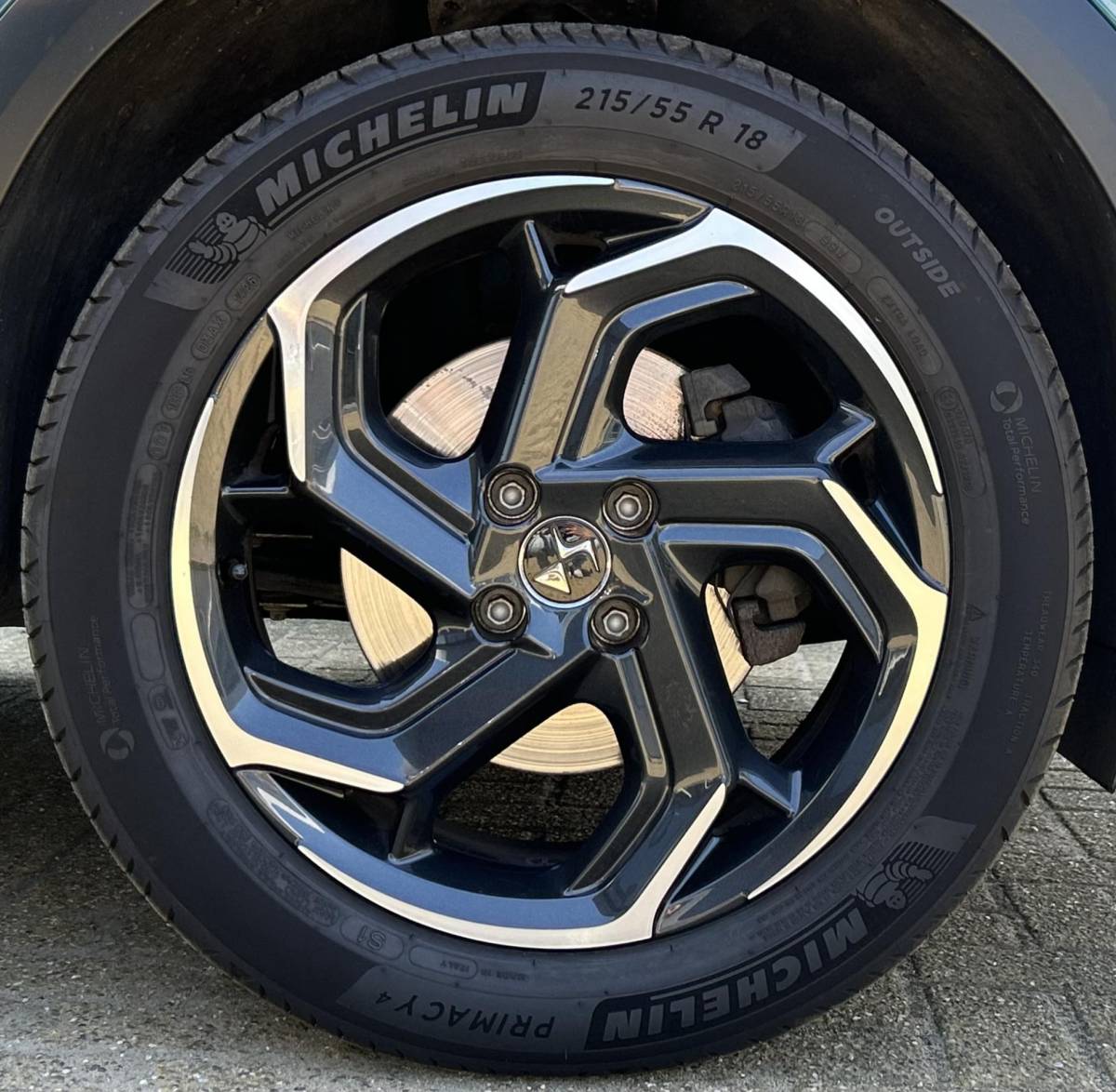 DS DS 3 DS 3 Crossback 1.2 PureTech Grand Chic 156PK | BOMVOL | AUTOMAAT | 1e Eigenaar | NL AUTO | Trekhaak | DAB+ | 18 Inch | Lederen Bekleding | Navigatie | Climate Control | Apdative Cruise Control | Head Up Display | Focal |