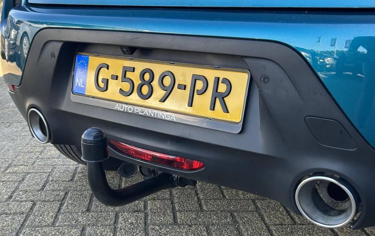 DS DS 3 DS 3 Crossback 1.2 PureTech Grand Chic 156PK | BOMVOL | AUTOMAAT | 1e Eigenaar | NL AUTO | Trekhaak | DAB+ | 18 Inch | Lederen Bekleding | Navigatie | Climate Control | Apdative Cruise Control | Head Up Display | Focal |