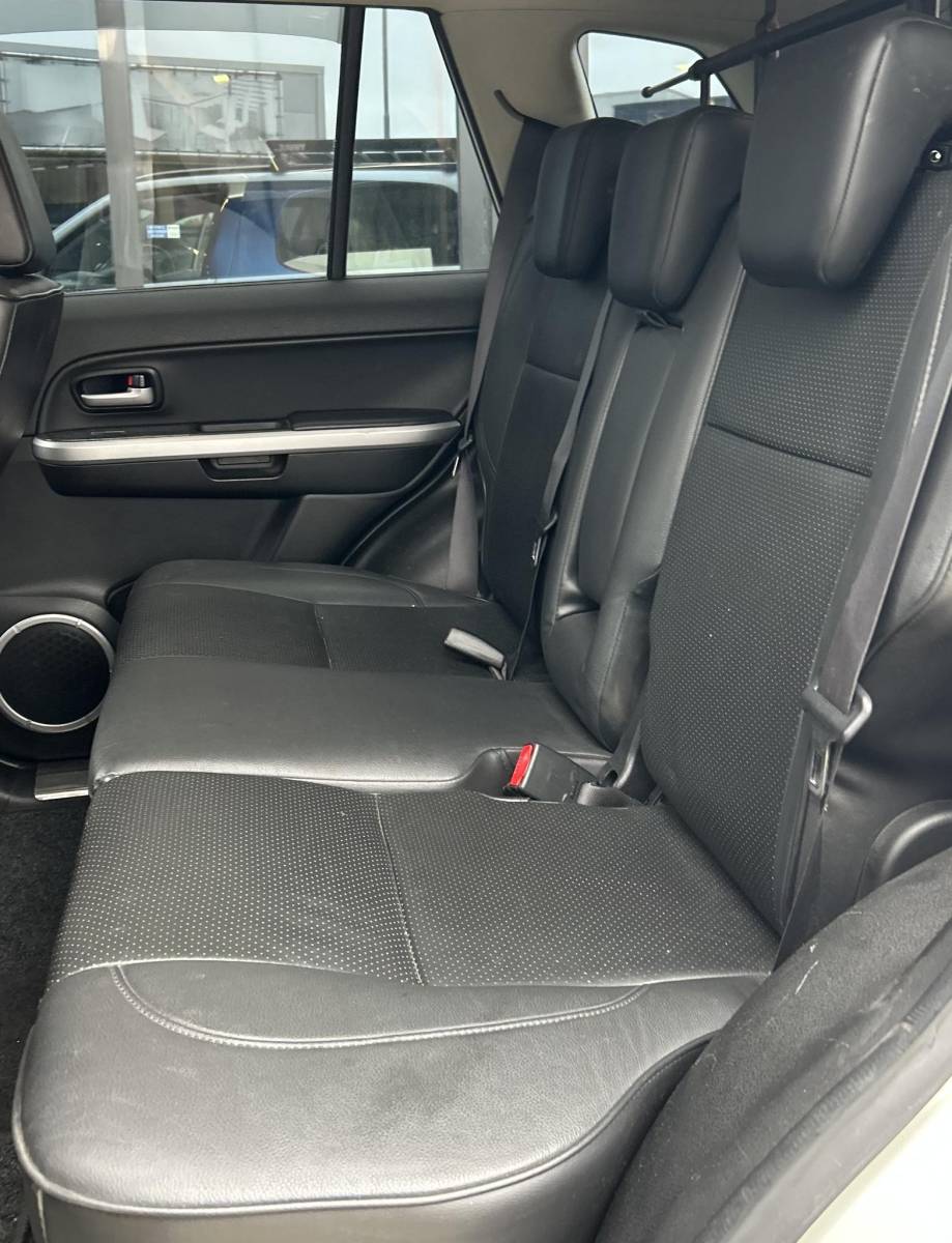 Suzuki Grand Vitara Suzuki Grand Vitara 2.4 High Executive 169PK | UNIEK! | AWD | 4WD | 2026 Nieuw Motor bij de Dealer! | Nieuwe LUXE Veren | Afneembare Trekhaak | Automaat | Imperial | Achteruitrijcamera | Lederen Bekleding | Keyless Entry | Keyless Start | Apple Carplay | Andriod Auto | Stoelverwarming | Climate Control | Airco |