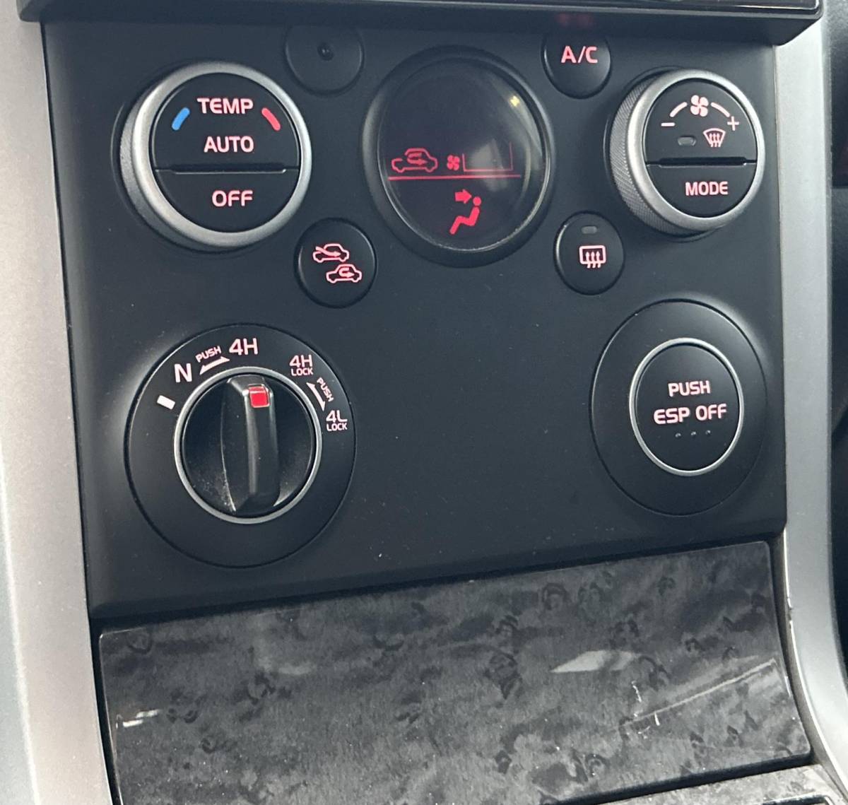 Suzuki Grand Vitara Suzuki Grand Vitara 2.4 High Executive 169PK | UNIEK! | AWD | 4WD | 2026 Nieuw Motor bij de Dealer! | Nieuwe LUXE Veren | Afneembare Trekhaak | Automaat | Imperial | Achteruitrijcamera | Lederen Bekleding | Keyless Entry | Keyless Start | Apple Carplay | Andriod Auto | Stoelverwarming | Climate Control | Airco |