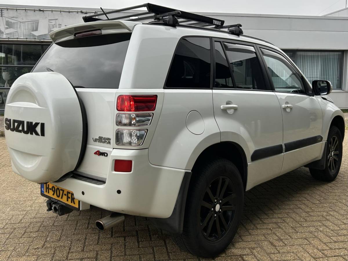 Suzuki Grand Vitara Suzuki Grand Vitara 2.4 High Executive 169PK | UNIEK! | AWD | 4WD | 2026 Nieuw Motor bij de Dealer! | Nieuwe LUXE Veren | Afneembare Trekhaak | Automaat | Imperial | Achteruitrijcamera | Lederen Bekleding | Keyless Entry | Keyless Start | Apple Carplay | Andriod Auto | Stoelverwarming | Climate Control | Airco |
