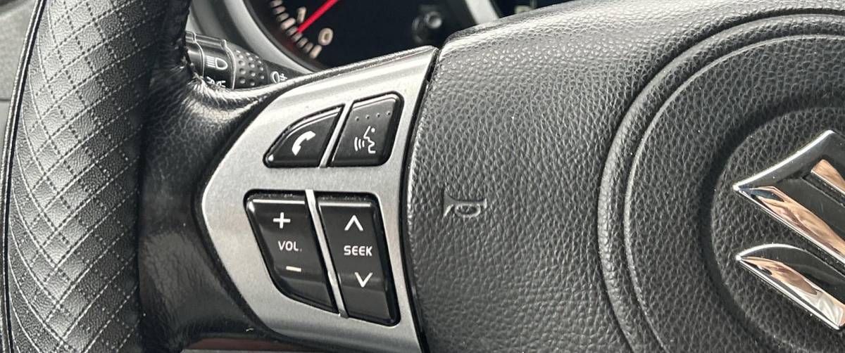 Suzuki Grand Vitara Suzuki Grand Vitara 2.4 High Executive 169PK | UNIEK! | AWD | 4WD | 2026 Nieuw Motor bij de Dealer! | Nieuwe LUXE Veren | Afneembare Trekhaak | Automaat | Imperial | Achteruitrijcamera | Lederen Bekleding | Keyless Entry | Keyless Start | Apple Carplay | Andriod Auto | Stoelverwarming | Climate Control | Airco |