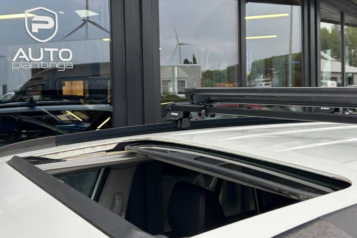 Suzuki Grand Vitara Suzuki Grand Vitara 2.4 High Executive 169PK | UNIEK! | AWD | 4WD | 2026 Nieuw Motor bij de Dealer! | Nieuwe LUXE Veren | Afneembare Trekhaak | Automaat | Imperial | Achteruitrijcamera | Lederen Bekleding | Keyless Entry | Keyless Start | Apple Carplay | Andriod Auto | Stoelverwarming | Climate Control | Airco |