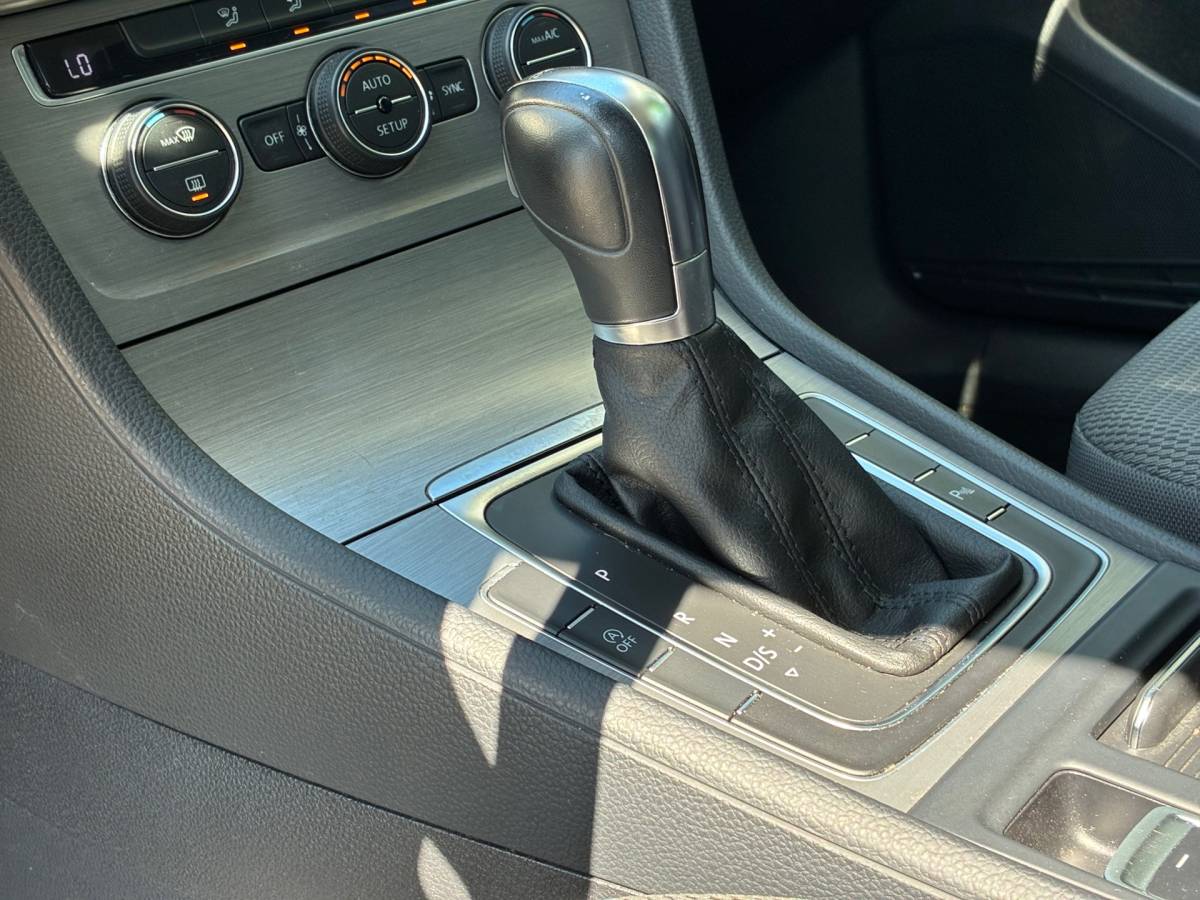 Volkswagen Golf Volkswagen Golf 1.2 TSI Highline|Automaat|Camera|Navigatie|CruiseControl|Climatronic|PDC|