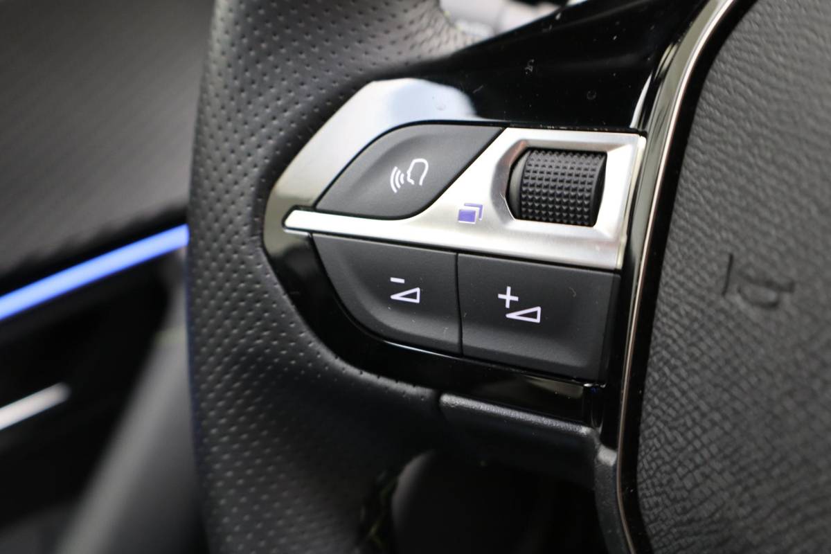 Peugeot 2008 Peugeot 2008 1.2 Hybrid 145 GT Navigatie | Camera achter | Automaat