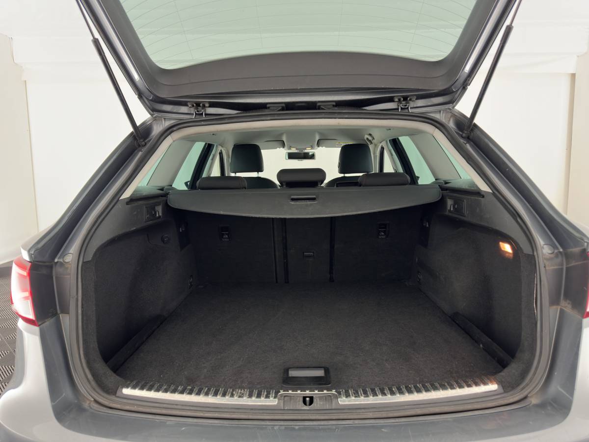 SEAT Leon SEAT Leon ST 1.4 EcoTSI FR Connect (INCL-BTW) *LEATHER-FABRIC | FULL-LED | NAVI-FULLMAP | SPORTSEATS | CAMERA | PRIVACY-GLASS | ECC | PDC | AMBIENTLIGHT | CRUISE | TOWBAR | 17”ALU*