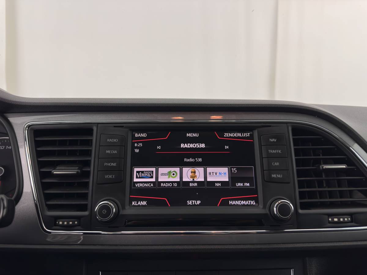 SEAT Leon SEAT Leon ST 1.4 EcoTSI FR Connect (INCL-BTW) *LEATHER-FABRIC | FULL-LED | NAVI-FULLMAP | SPORTSEATS | CAMERA | PRIVACY-GLASS | ECC | PDC | AMBIENTLIGHT | CRUISE | TOWBAR | 17”ALU*