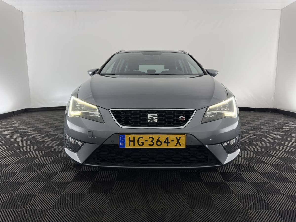 SEAT Leon SEAT Leon ST 1.4 EcoTSI FR Connect (INCL-BTW) *LEATHER-FABRIC | FULL-LED | NAVI-FULLMAP | SPORTSEATS | CAMERA | PRIVACY-GLASS | ECC | PDC | AMBIENTLIGHT | CRUISE | TOWBAR | 17”ALU*