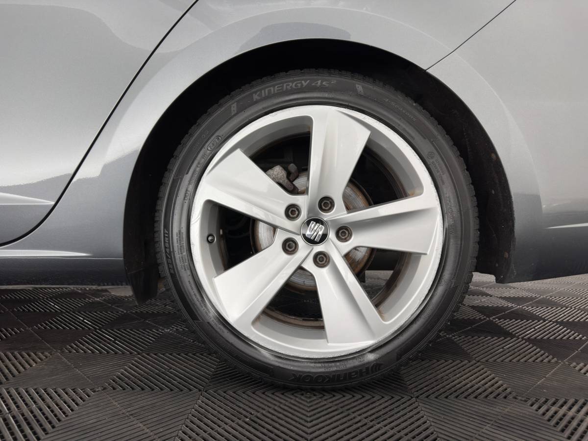 SEAT Leon SEAT Leon ST 1.4 EcoTSI FR Connect (INCL-BTW) *LEATHER-FABRIC | FULL-LED | NAVI-FULLMAP | SPORTSEATS | CAMERA | PRIVACY-GLASS | ECC | PDC | AMBIENTLIGHT | CRUISE | TOWBAR | 17”ALU*