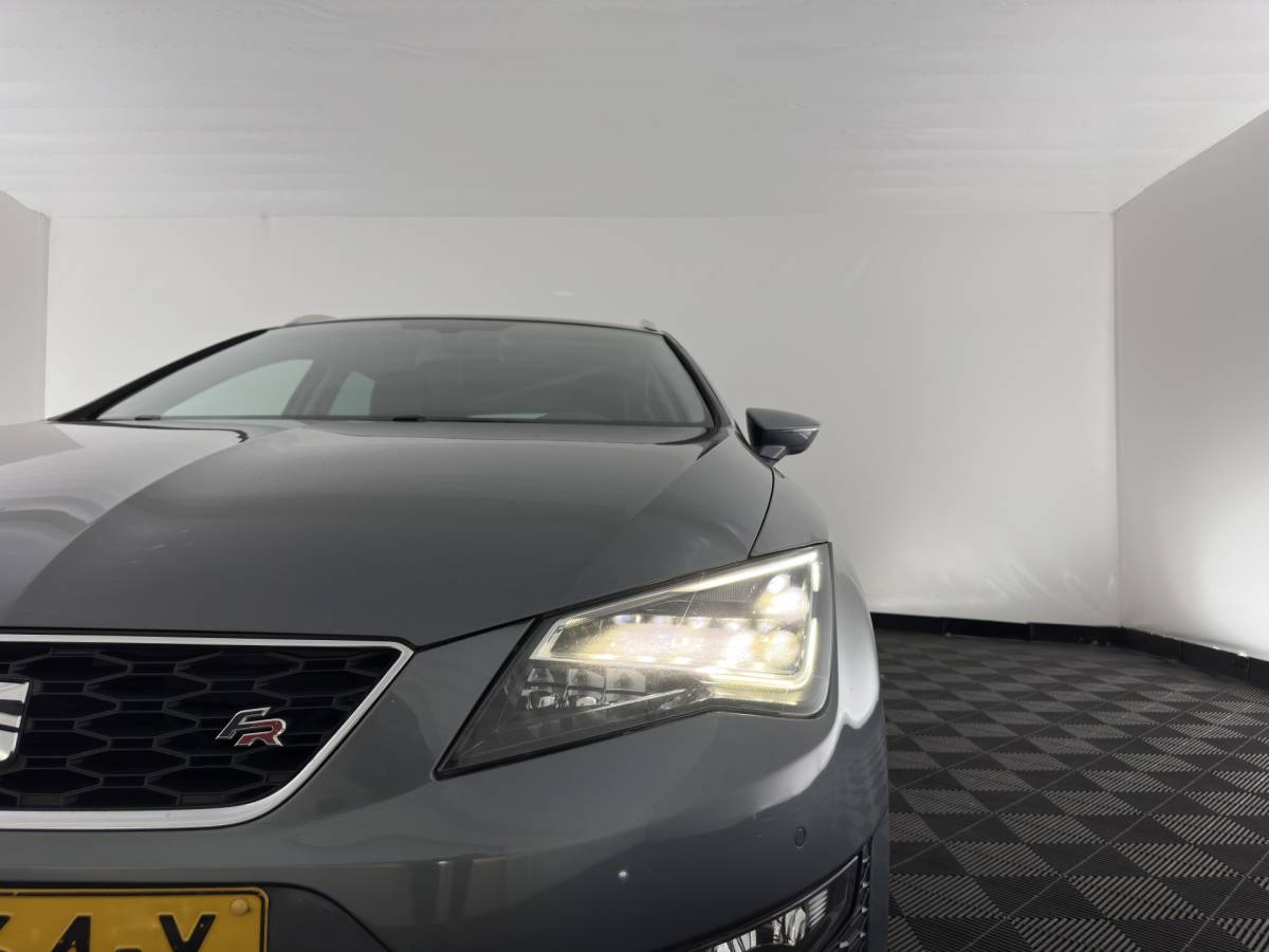 SEAT Leon SEAT Leon ST 1.4 EcoTSI FR Connect (INCL-BTW) *LEATHER-FABRIC | FULL-LED | NAVI-FULLMAP | SPORTSEATS | CAMERA | PRIVACY-GLASS | ECC | PDC | AMBIENTLIGHT | CRUISE | TOWBAR | 17”ALU*