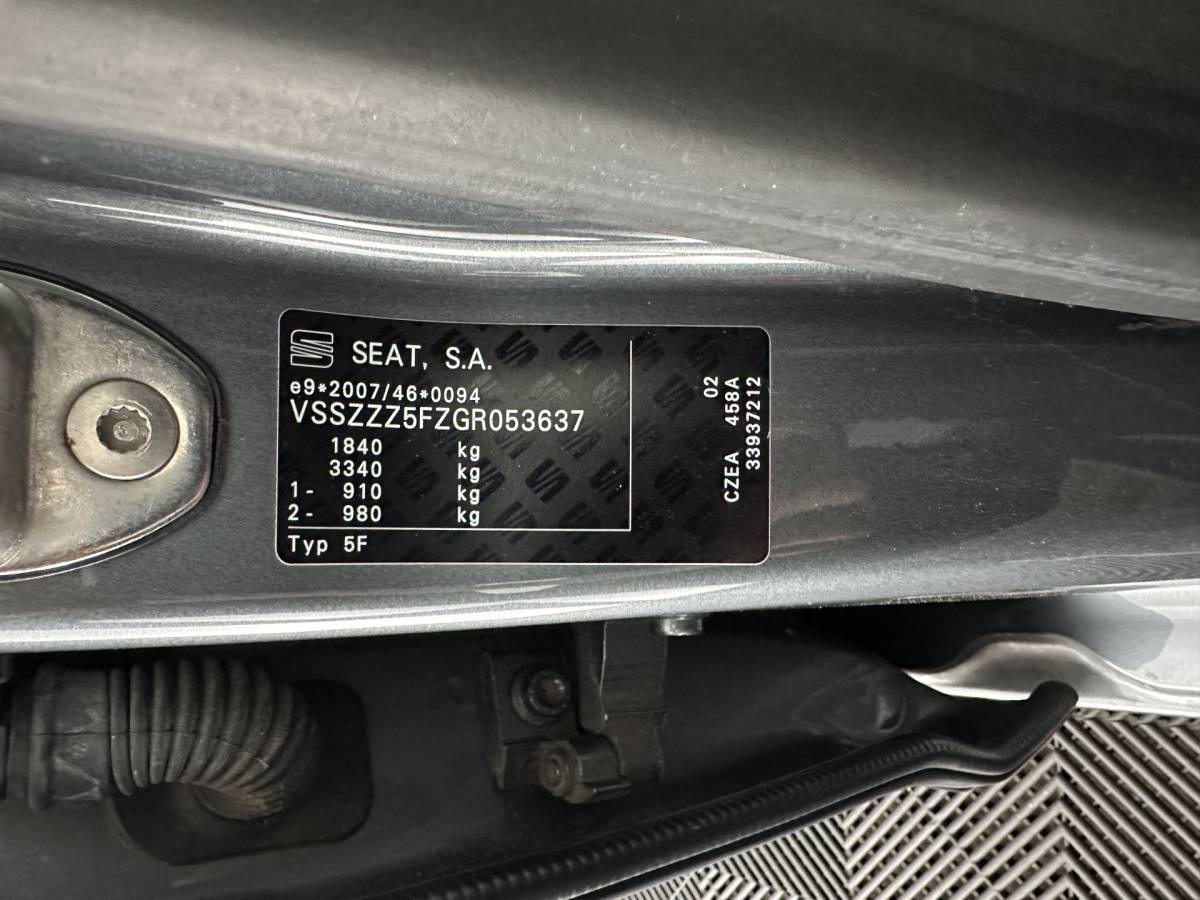 SEAT Leon SEAT Leon ST 1.4 EcoTSI FR Connect (INCL-BTW) *LEATHER-FABRIC | FULL-LED | NAVI-FULLMAP | SPORTSEATS | CAMERA | PRIVACY-GLASS | ECC | PDC | AMBIENTLIGHT | CRUISE | TOWBAR | 17”ALU*
