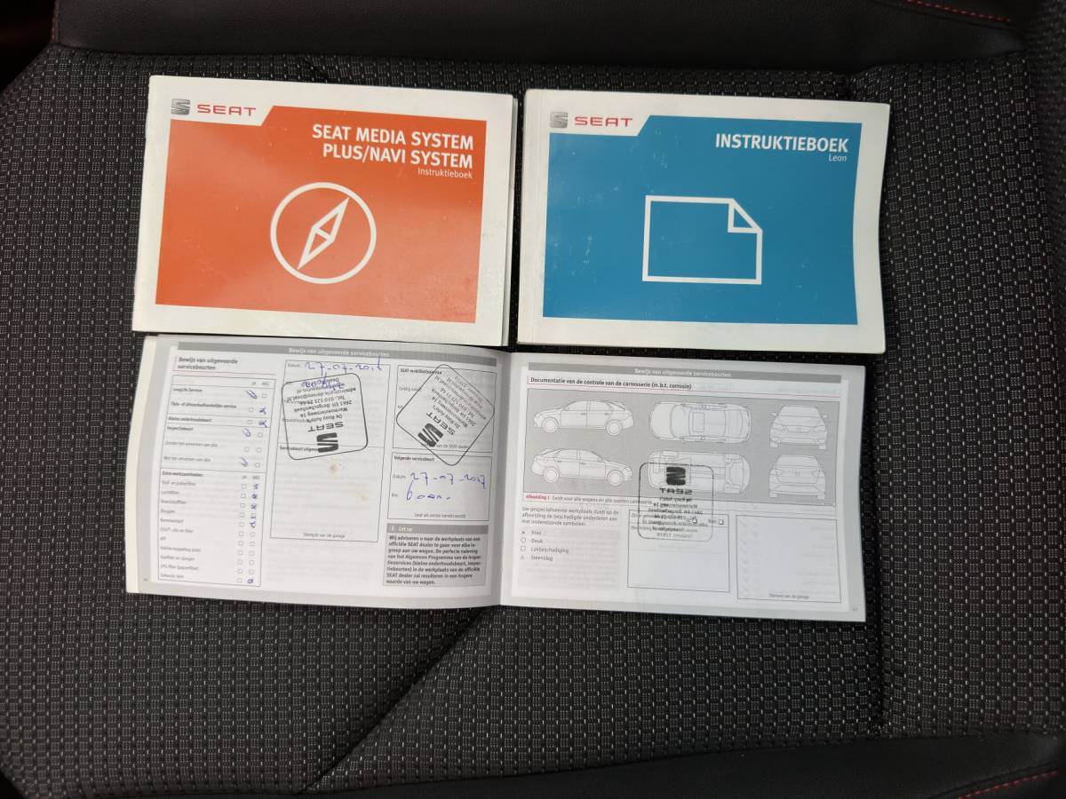 SEAT Leon SEAT Leon ST 1.4 EcoTSI FR Connect (INCL-BTW) *LEATHER-FABRIC | FULL-LED | NAVI-FULLMAP | SPORTSEATS | CAMERA | PRIVACY-GLASS | ECC | PDC | AMBIENTLIGHT | CRUISE | TOWBAR | 17”ALU*