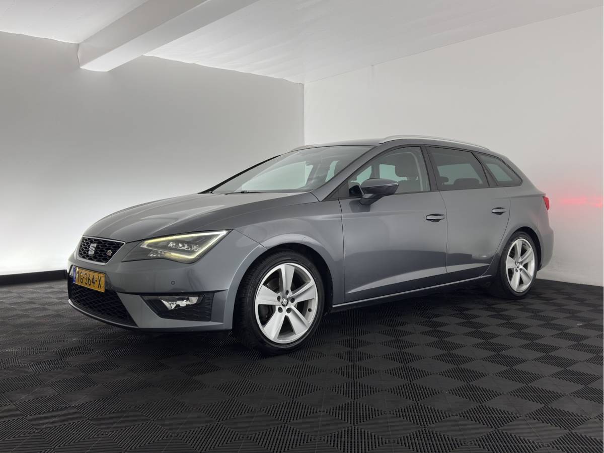 SEAT Leon SEAT Leon ST 1.4 EcoTSI FR Connect (INCL-BTW) *LEATHER-FABRIC | FULL-LED | NAVI-FULLMAP | SPORTSEATS | CAMERA | PRIVACY-GLASS | ECC | PDC | AMBIENTLIGHT | CRUISE | TOWBAR | 17”ALU*