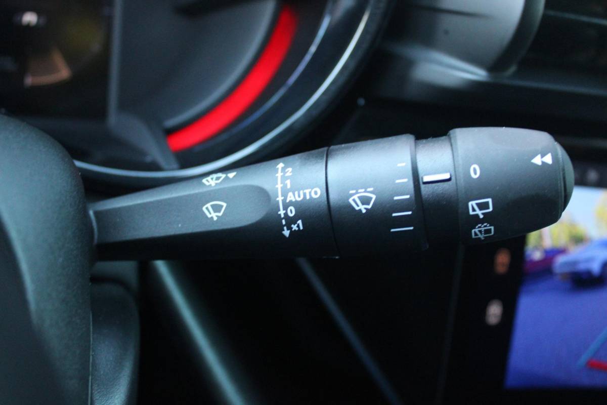 Alfa Romeo Junior Alfa Romeo Junior 1.2 145PK IBRIDA SPECIALE | PANORAMA SCHUIF/KANTEL DAK | TECHNO PACK: LED MATRIX KOPLAMPEN/AUTOMATISCH DIMMENDE BINNENSPIEGEL/DRAADLOZE TELEFOONLADER/ELEKTRISCH VERSTELBARE EN VERWARMBARE ZIJSPIEGELS MET DODEHOEK DETECTIE, ELEKTRISCH INKLAPBAAR/NAVIGATIE/HANDS-FREE ACHTERKLEP/KEYLESS ENTRY/USB TYPE C/ADAPTIVE CRUISE CONTROL MET LANE CENTERING EN FILE-ASSISTENT/ACHTERUITRIJ CAMERA MET DYNAMISCHE RIJLIJNEN/AUDIOSYSTEEM MET 6 SPEAKERS | PREMIUM PACK: “SPIGA” STOFFEN/ECOLEDER BEKLEDING MET RODE ACCENTEN – 6-VOUDIG ELEKTRISCH VERSTELBARE BESTUURDERSSTOEL, 6-VOUDIG VERSTELBARE PASSAGIERSSTOEL/VERWARMBARE VOORSTOELEN/LEDEREN STUURWIEL/AMBIENT LIGHT/INTERIEURVERLICHTING VOOR EN ACHTER MET LED TOUCH/DONKERE GETINTE ACHTERRUITEN/HOOGGLAS ZWARTE BODYKIT MET RODE ACCENTEN | 18″ LICHTMETALEN VELGEN “PETALI” | DRAADLOZE APPLE CARPLAY/ANDROID AUTO |