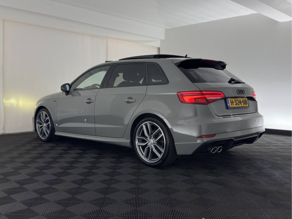 Audi A3 Audi A3 Sportback 35 TFSI S-Line Edition MHEV Aut. *PANO | LEATHER-FABRIC | LED-LIGHTS | DIGI-COCKPIT | NAVI-FULLMAP | HEATED-SPORTSEATS | PRIVACY-GLASS | ECC | PDC | CRUISE | 18”ALU*