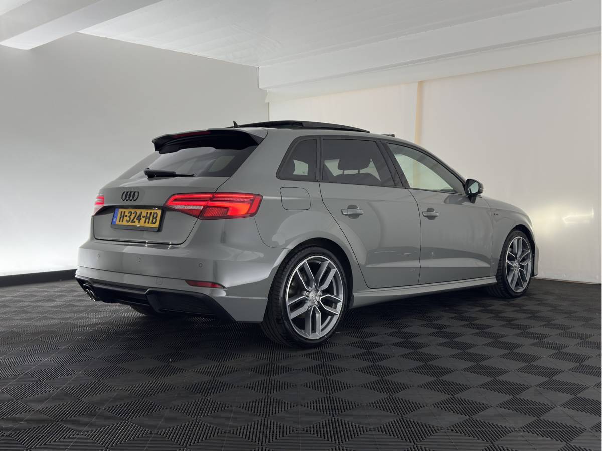 Audi A3 Audi A3 Sportback 35 TFSI S-Line Edition MHEV Aut. *PANO | LEATHER-FABRIC | LED-LIGHTS | DIGI-COCKPIT | NAVI-FULLMAP | HEATED-SPORTSEATS | PRIVACY-GLASS | ECC | PDC | CRUISE | 18”ALU*