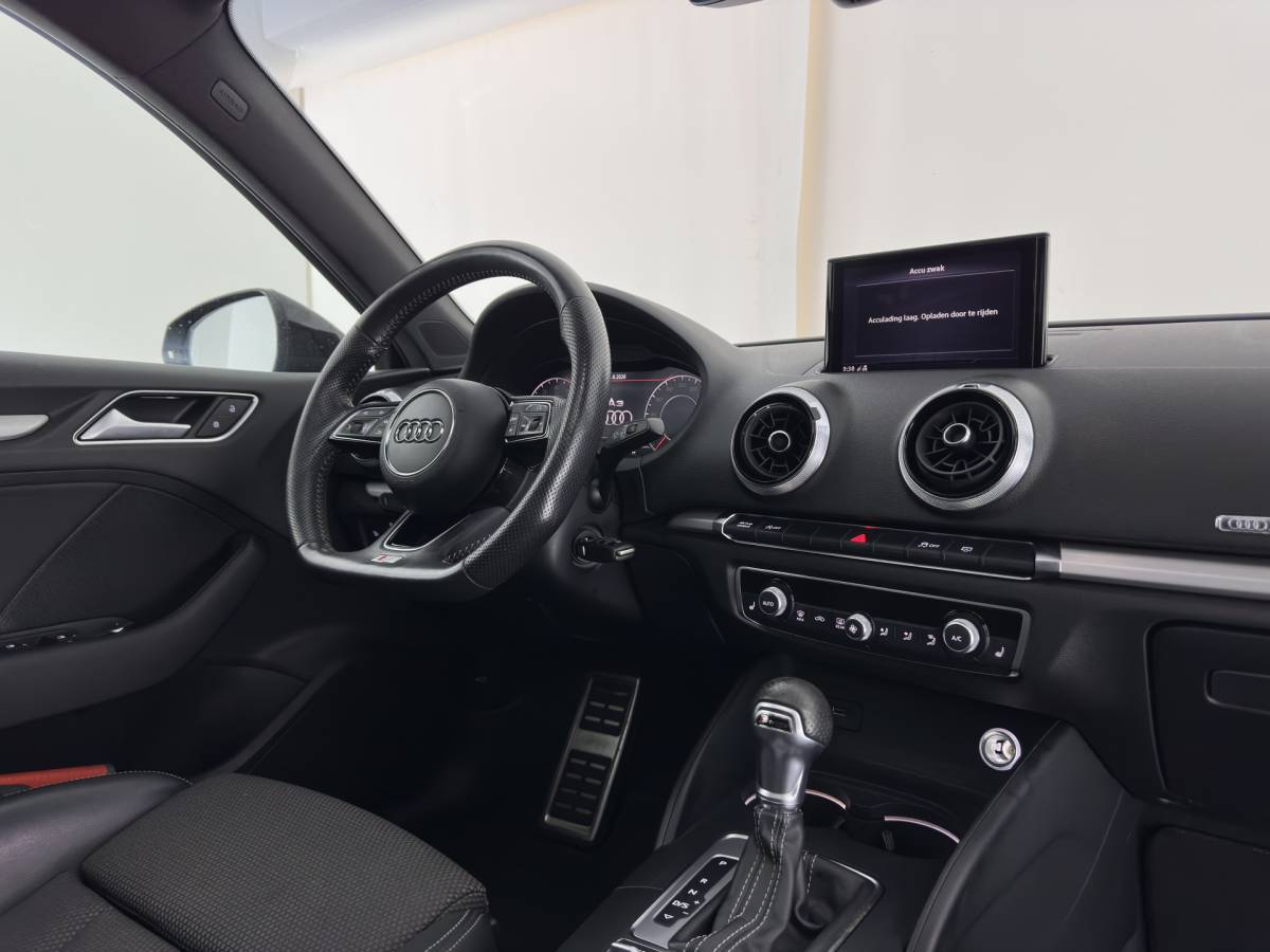Audi A3 Audi A3 Sportback 35 TFSI S-Line Edition MHEV Aut. *PANO | LEATHER-FABRIC | LED-LIGHTS | DIGI-COCKPIT | NAVI-FULLMAP | HEATED-SPORTSEATS | PRIVACY-GLASS | ECC | PDC | CRUISE | 18”ALU*