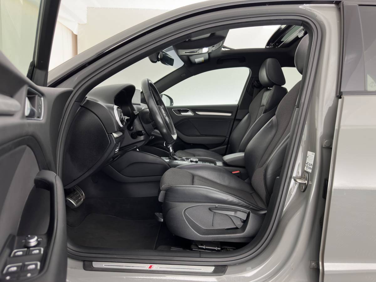 Audi A3 Audi A3 Sportback 35 TFSI S-Line Edition MHEV Aut. *PANO | LEATHER-FABRIC | LED-LIGHTS | DIGI-COCKPIT | NAVI-FULLMAP | HEATED-SPORTSEATS | PRIVACY-GLASS | ECC | PDC | CRUISE | 18”ALU*