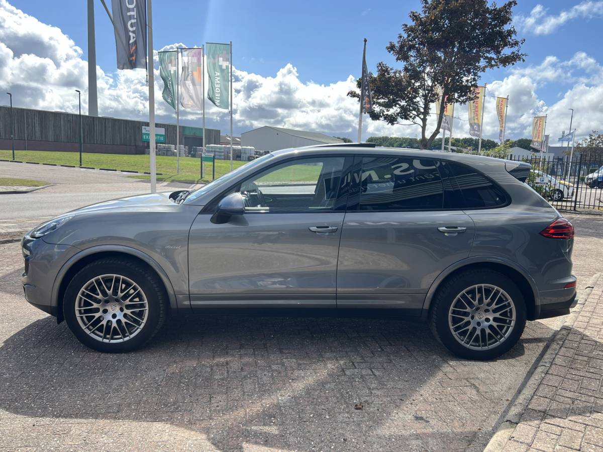 Porsche Cayenne Porsche Cayenne 3.0 D (3800 REST BPM)