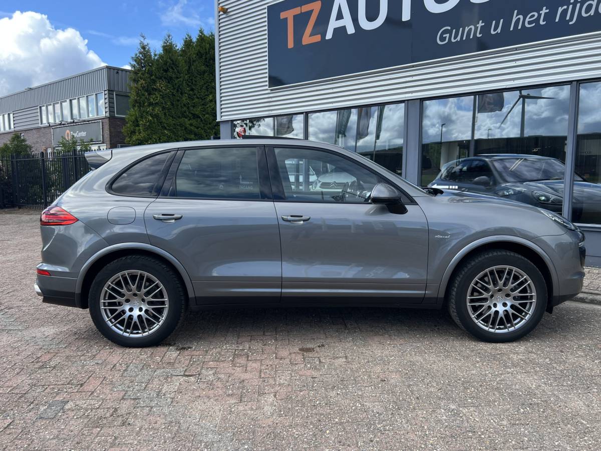 Porsche Cayenne Porsche Cayenne 3.0 D (3800 REST BPM)
