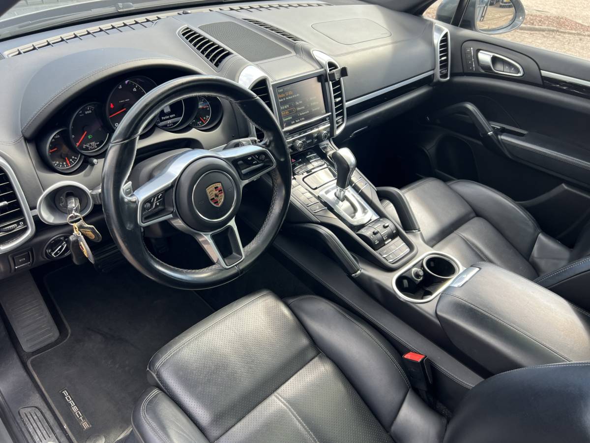 Porsche Cayenne Porsche Cayenne 3.0 D (3800 REST BPM)