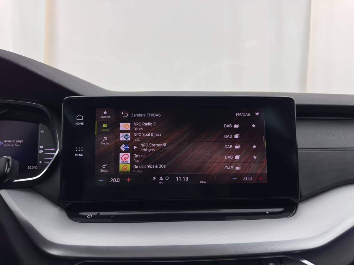 Škoda Octavia ŠKODA Octavia 1.0 e-TSI Sport Business MHEV (INCL-BTW) Aut. *FULL-LED | DIGI-COCKPIT | ADAPTIVE-CRUISE | SPORTSEATS | NAVI-FULLMAP | CARPLAY | SHIFTPADDLES | ECC | PDC | DAB | AMBIENTLIGHT | TOWBAR | 18”ALU*