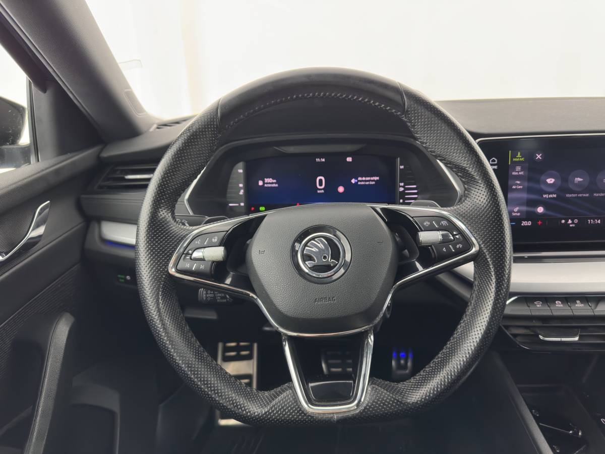 Škoda Octavia ŠKODA Octavia 1.0 e-TSI Sport Business MHEV (INCL-BTW) Aut. *FULL-LED | DIGI-COCKPIT | ADAPTIVE-CRUISE | SPORTSEATS | NAVI-FULLMAP | CARPLAY | SHIFTPADDLES | ECC | PDC | DAB | AMBIENTLIGHT | TOWBAR | 18”ALU*