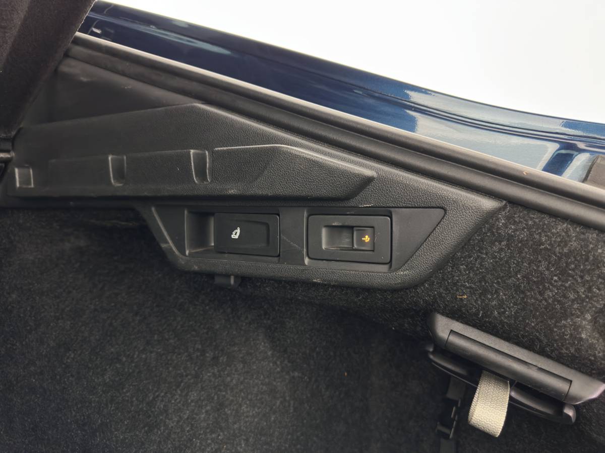 Škoda Octavia ŠKODA Octavia 1.0 e-TSI Sport Business MHEV (INCL-BTW) Aut. *FULL-LED | DIGI-COCKPIT | ADAPTIVE-CRUISE | SPORTSEATS | NAVI-FULLMAP | CARPLAY | SHIFTPADDLES | ECC | PDC | DAB | AMBIENTLIGHT | TOWBAR | 18”ALU*